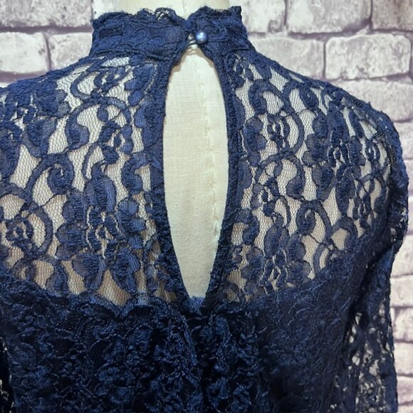 Eve & Maddie Navy Lace Blouse Size M - Picture 5 of 7